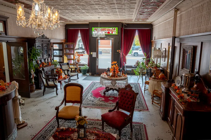 Hoffman House parlor and sitting area
